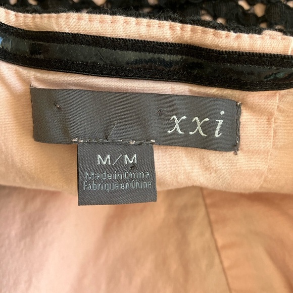 Forever 21 Women’s Strapless Mini Dress, Size M, Black/Pink, Lace Overlay. - Picture 7 of 7